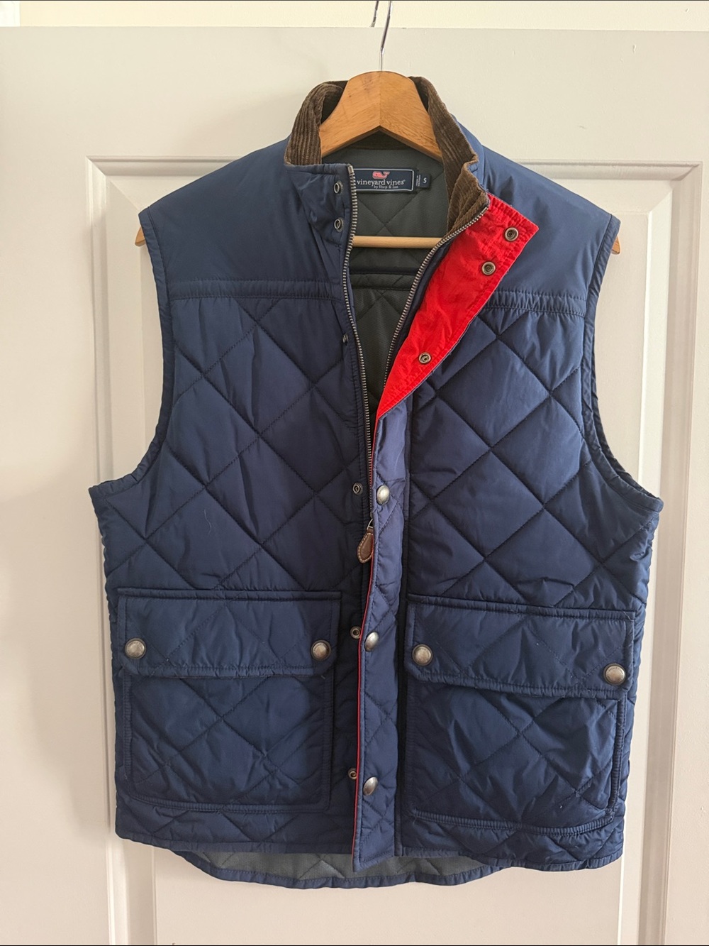 Vineyard Vines Quilted Navy Vest with Red Trim and Corduroy Collar Men’s Small